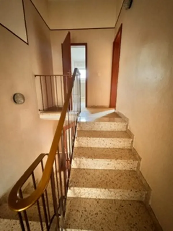 Treppe in die 2. Ebene OG